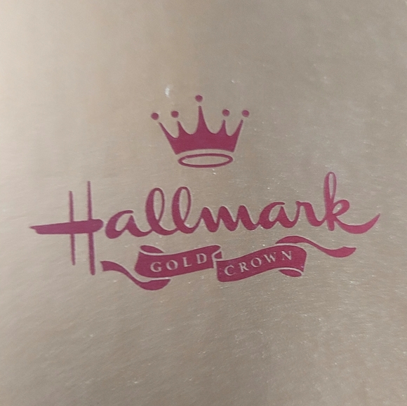 Hallmark Holiday Traditions Limited Edition Porcelain Barbie Figurine. - Picture 8 of 13